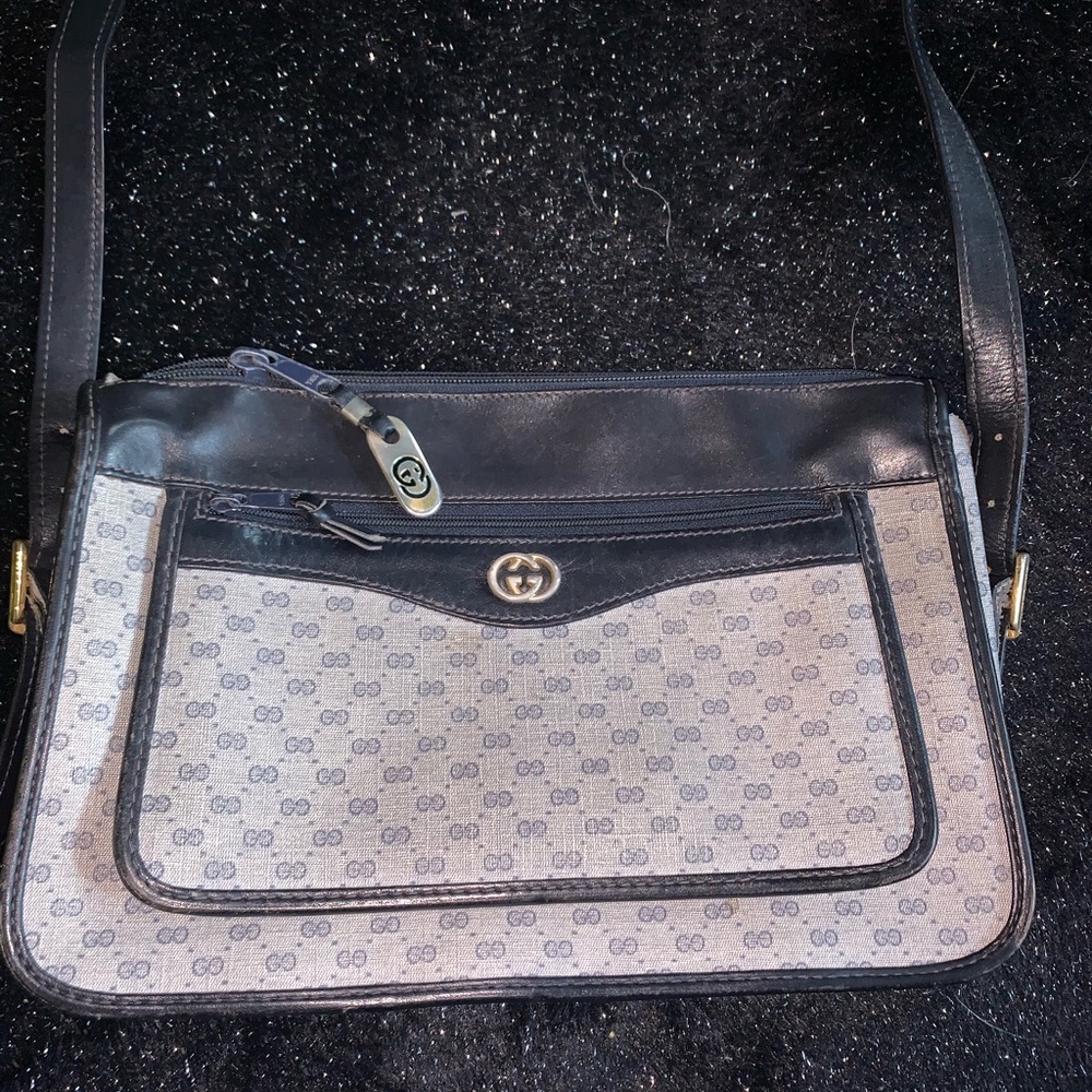 Authentic Vintage Gucci Micro GG Supreme Canvas Crossbody Shoulder Bag Classic